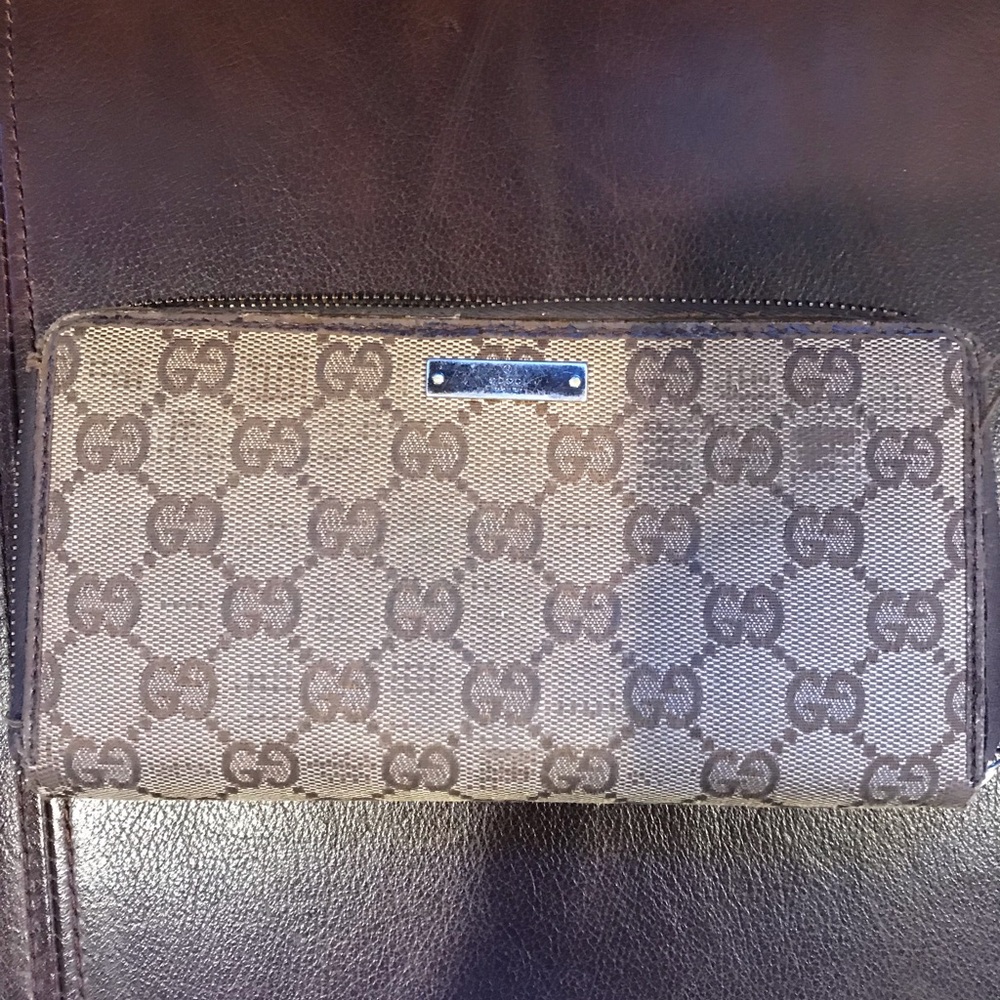 💯 Authentic Gucci Wallet 🔥